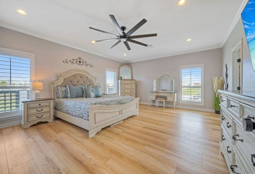 Billiards & Beaches By Avantstay Cart Boardwalk + Pool Table