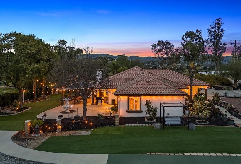 Breathtaking Meadows By Avantstay Temecula Group Retreat Pool, Pickleball, Firepit, Hot Tub