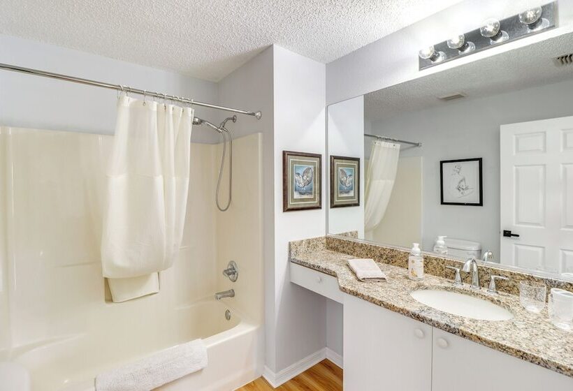 Lanai & Gas Grill: Bright Home In The Villages!