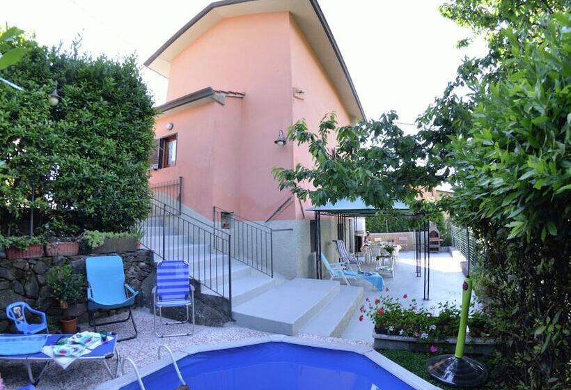 Casale On The Hills Between Lucca And The Sea, With Garden And Swimming Pool