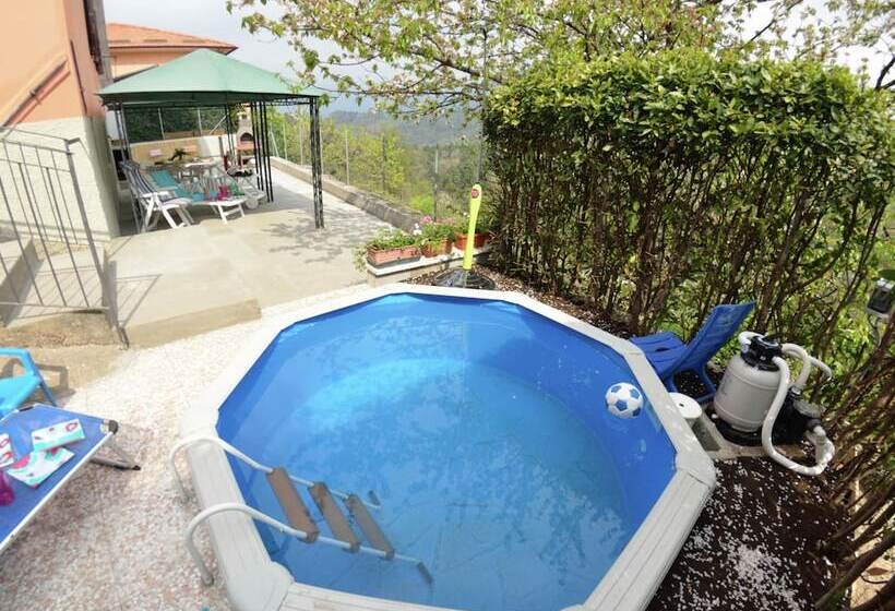 Casale On The Hills Between Lucca And The Sea, With Garden And Swimming Pool