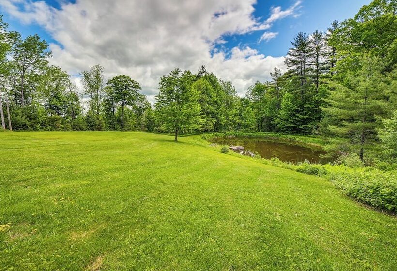 Charming Cavendish Cottage: All Season Retreat!