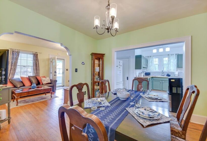 Charming Hampton Home ~ 7 Mi To Buckroe Beach!