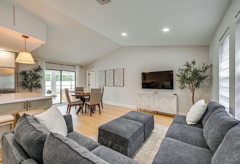 Chic Naples Home W/ Pool & Hot Tub, 4 Mi To Beach!