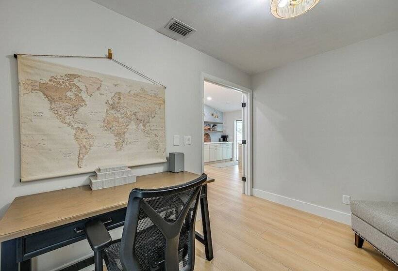 Chic Naples Home W/ Pool & Hot Tub, 4 Mi To Beach!