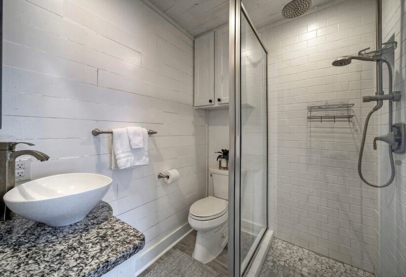 Private Pool, Yard W/ Fire Pit, Near The Beach Coasta Rita By Avantstay