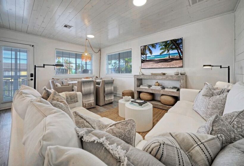 Private Pool, Yard W/ Fire Pit, Near The Beach Coasta Rita By Avantstay