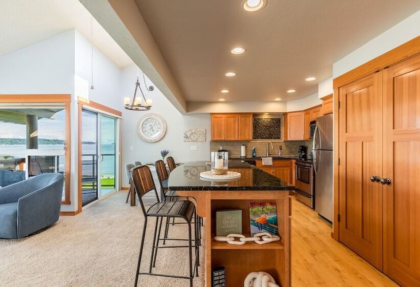 Coastal Chic Beach Condo By Avantstay Balcony