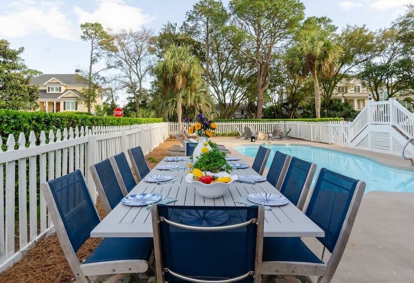 Cobalt Coast By Avantstay 7bdr, Steps From Beach