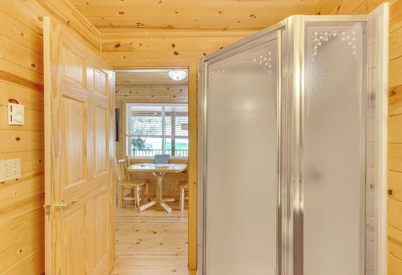 Pets Welcome: Cozy Cabin W/ Deck In Deadwood!