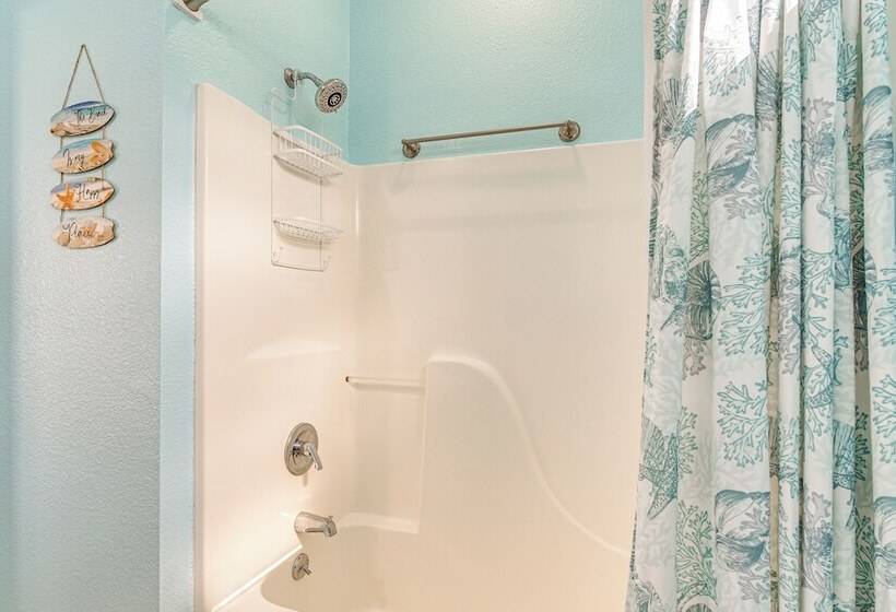 Crystal Beach Home W/ Deck + Ocean Views!