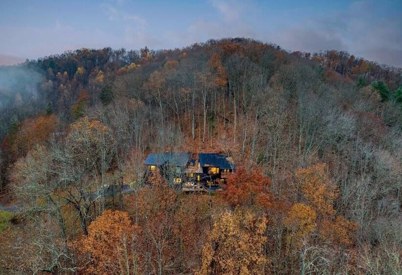 Dark Horse By Avantstay Hot Tub, Balcony, Views