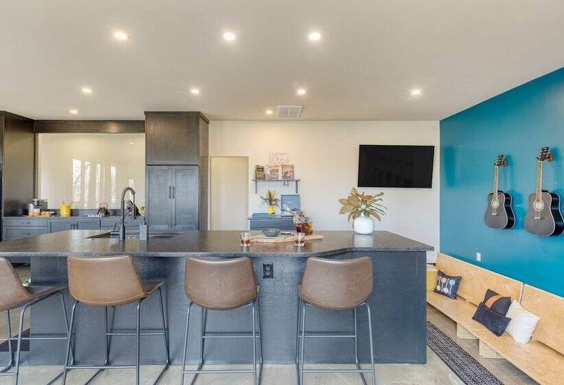 Dark Horse By Avantstay Hot Tub, Balcony, Views