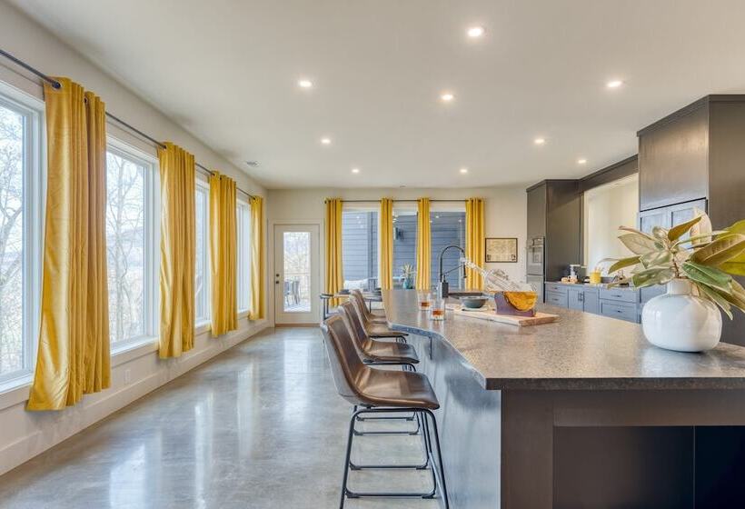 Dark Horse By Avantstay Hot Tub, Balcony, Views