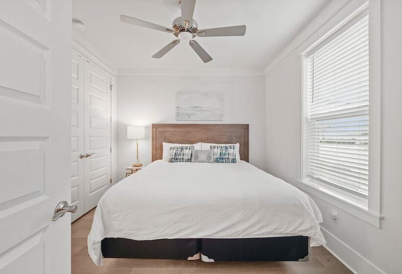 Destin Delight By Avantstay Majestic 3 Story Home Near Beach~wifi~bbq~pets Ok~community Pool Access