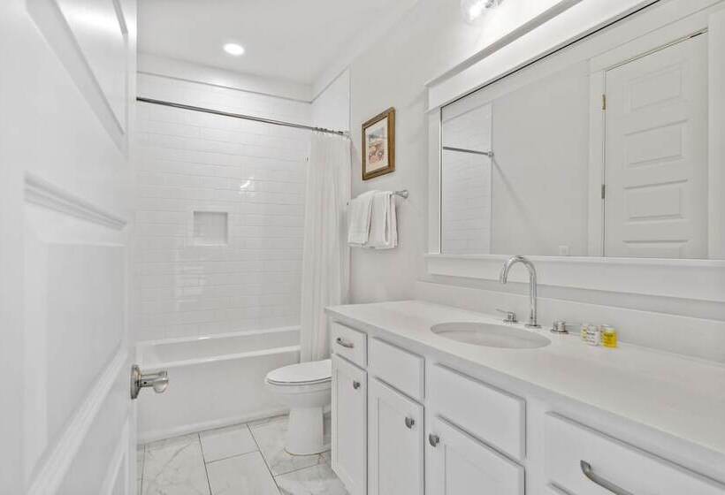 Destin Delight By Avantstay Majestic 3 Story Home Near Beach~wifi~bbq~pets Ok~community Pool Access