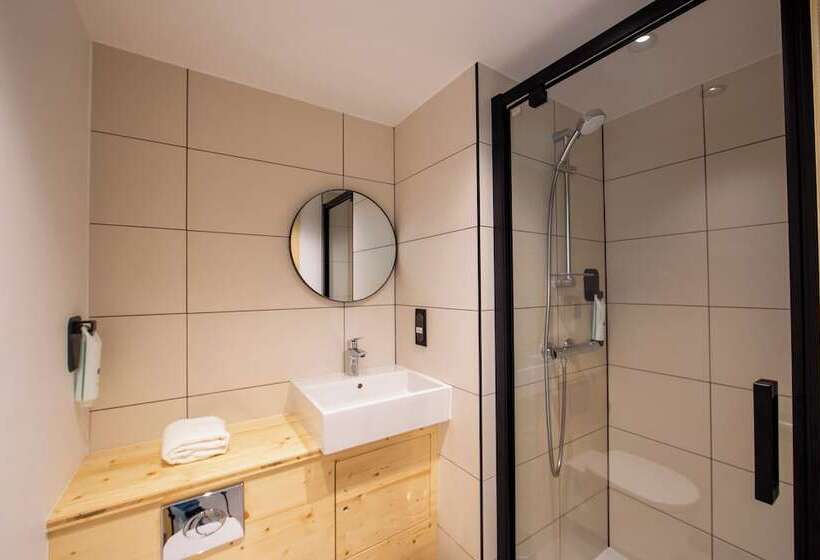 Easyhotel Marseille Euromed