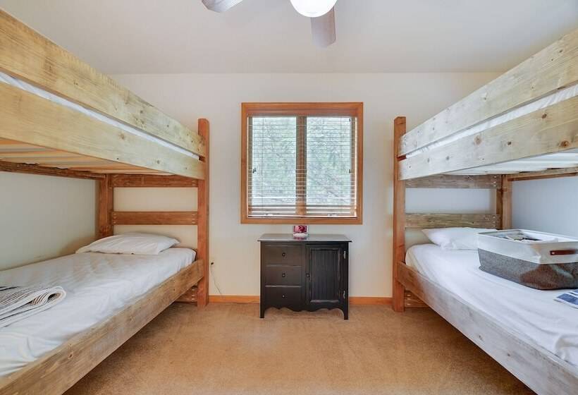 Elk Hollow By Avantstay Lakefront Chalet W/ Game Room & Fire Pit