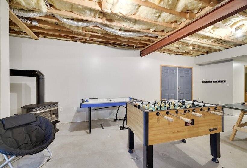 Elk Hollow By Avantstay Lakefront Chalet W/ Game Room & Fire Pit