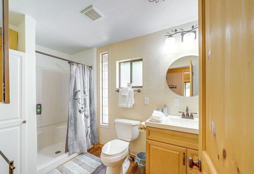 Family Cabin In Pine W/ Deck: Pets Welcome!