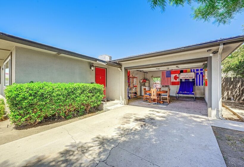 Family Friendly Clovis Home W/ Gas Grill + Patio!