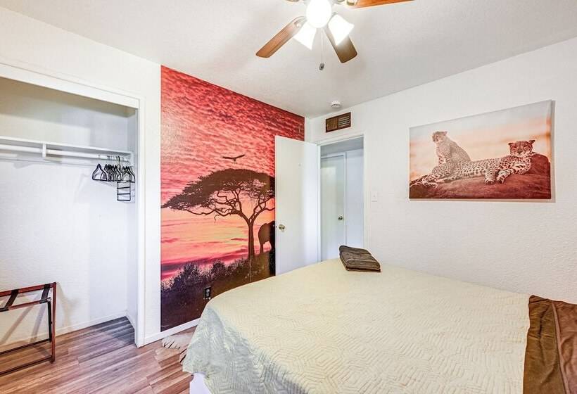 Family Friendly Clovis Home W/ Gas Grill + Patio!