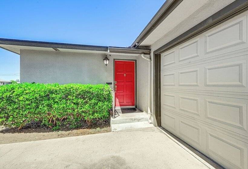 Family Friendly Clovis Home W/ Gas Grill + Patio!