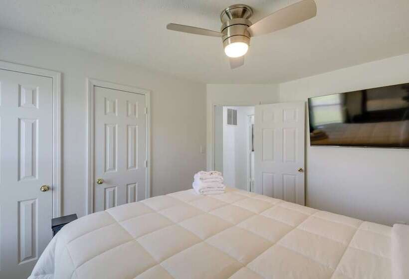 Family Friendly Indianapolis Home W/ Fenced Yard