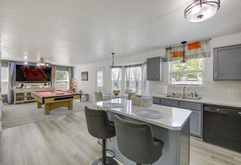 Family Friendly Indianapolis Home W/ Fenced Yard