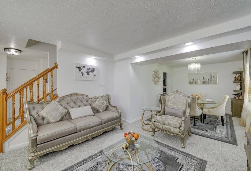 Family Friendly Indianapolis Home W/ Fenced Yard