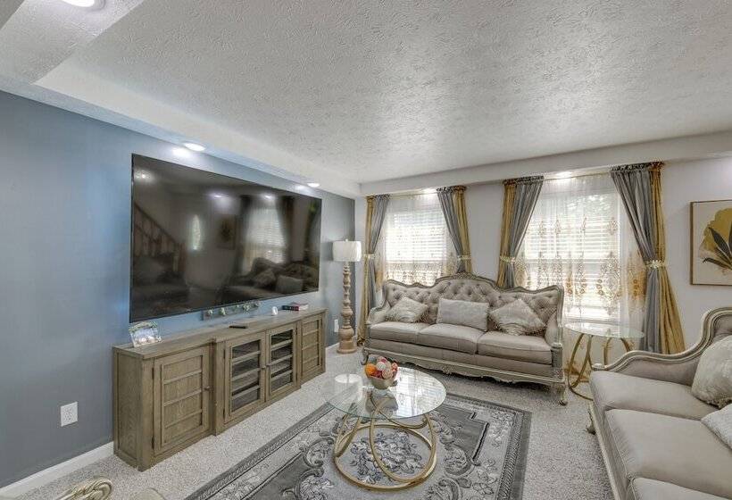 Family Friendly Indianapolis Home W/ Fenced Yard