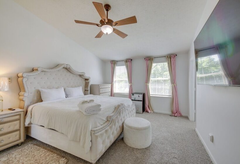 Family Friendly Indianapolis Home W/ Fenced Yard