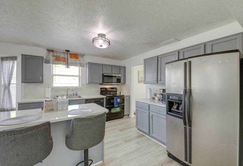 Family Friendly Indianapolis Home W/ Fenced Yard