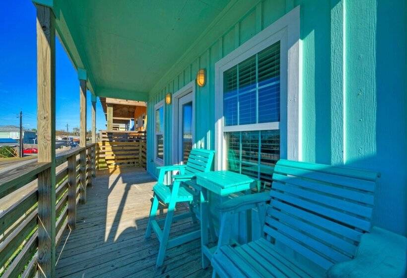 Balcony W/ Bay View Shared Pool + Boat Dock Fat Flounder By Avantstay