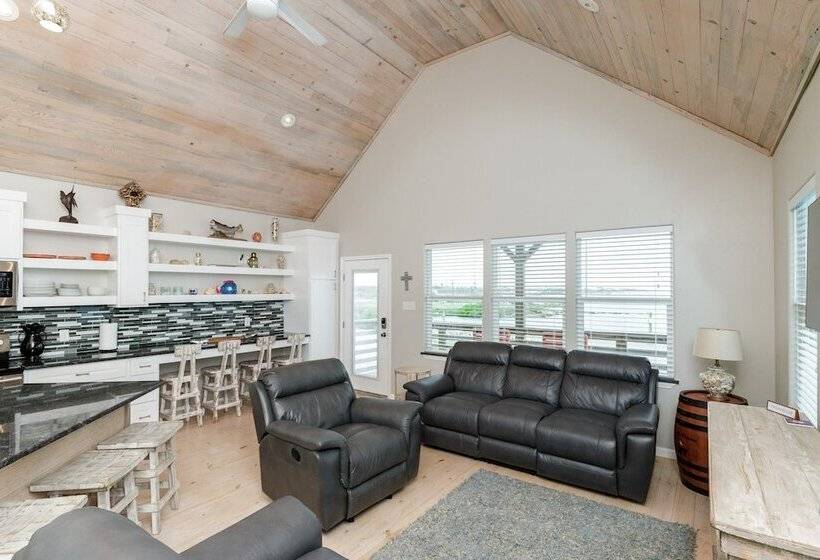 Waterfront, Shared Boat Dock & Pool W/ Views Fins And Feathers By Avantstay