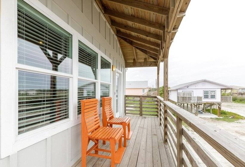 Waterfront, Shared Boat Dock & Pool W/ Views Fins And Feathers By Avantstay