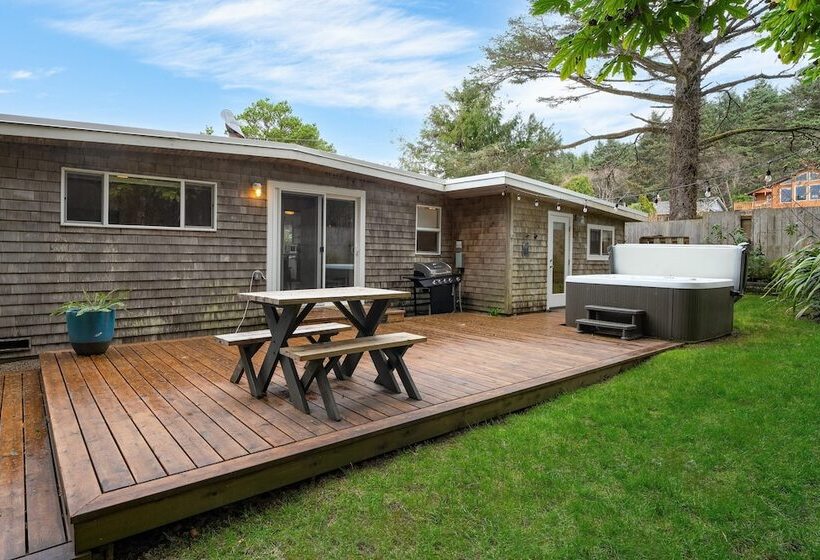 Four Bears By Avantstay Walk To Beach, Hot Tub, Ocean View