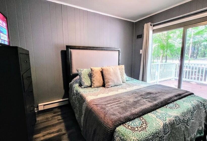 Frolic On Fern By Avantstay Enclosed Deck W/ Forest Views, Bar