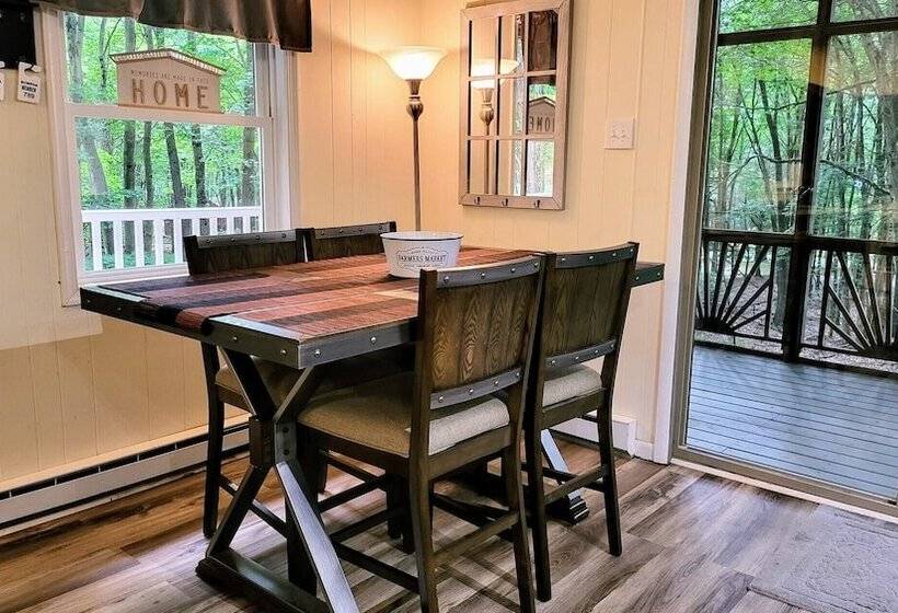 Frolic On Fern By Avantstay Enclosed Deck W/ Forest Views, Bar