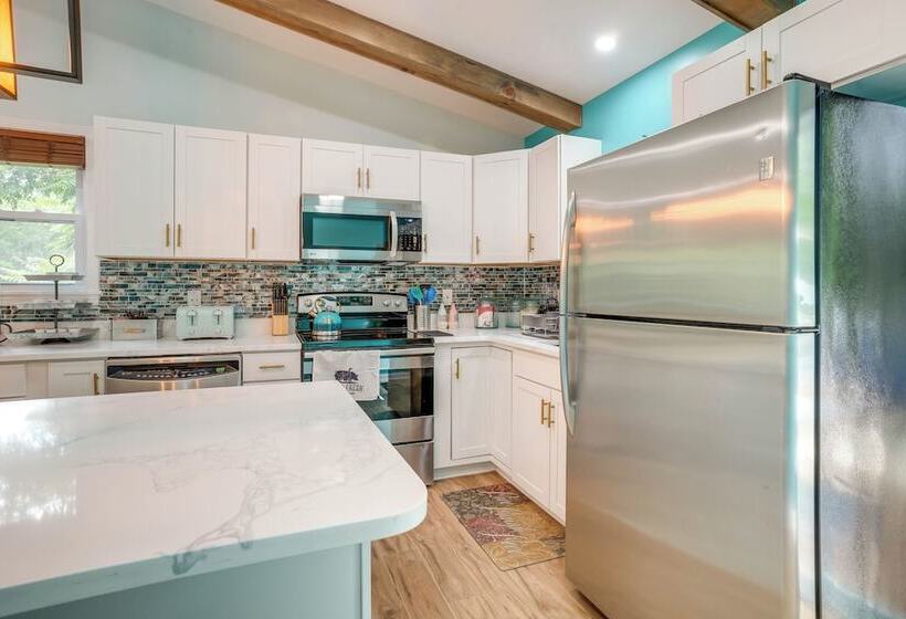 Front Royal Retreat On 3 Acres W/ Mtn Views!