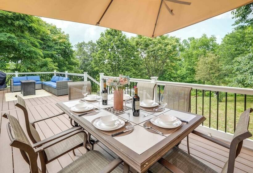 Front Royal Retreat On 3 Acres W/ Mtn Views!