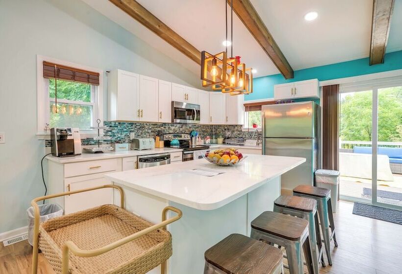 Front Royal Retreat On 3 Acres W/ Mtn Views!