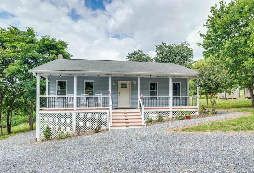 Front Royal Retreat On 3 Acres W/ Mtn Views!