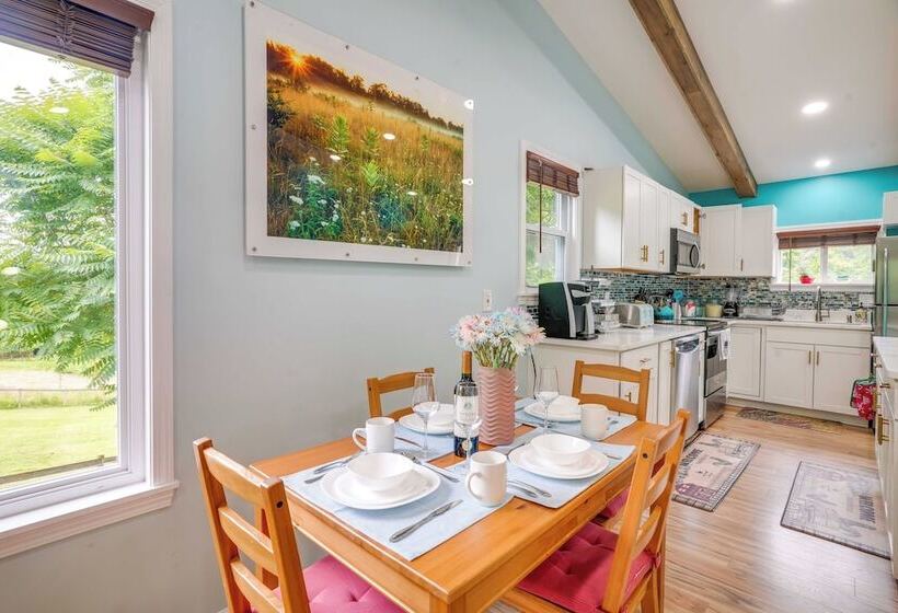 Front Royal Retreat On 3 Acres W/ Mtn Views!