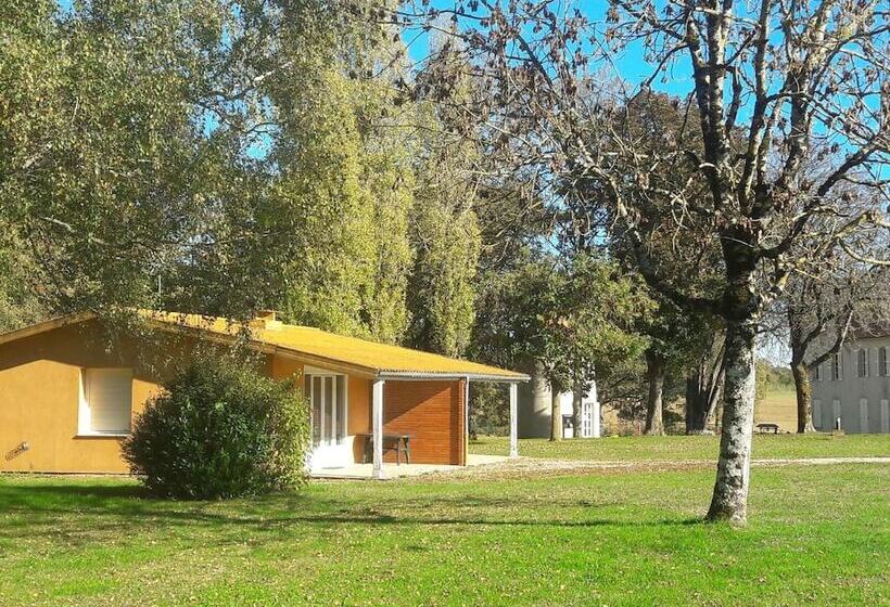 Gite Located In Lush Greenery