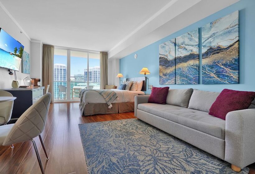 Glamorous Bay View Studio In The Grove