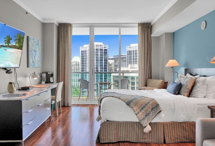 Glamorous Bay View Studio In The Grove