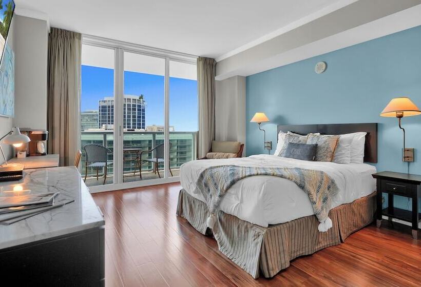 Glamorous Bay View Studio In The Grove