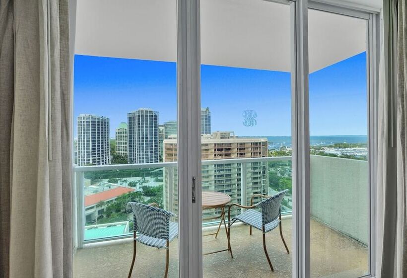 Glamorous Bay View Studio In The Grove