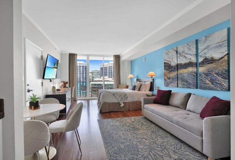 Glamorous Bay View Studio In The Grove